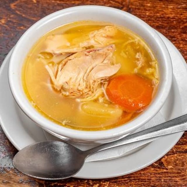 Sopa De Pollo Y Fideos (Chicken Noodle Soup).