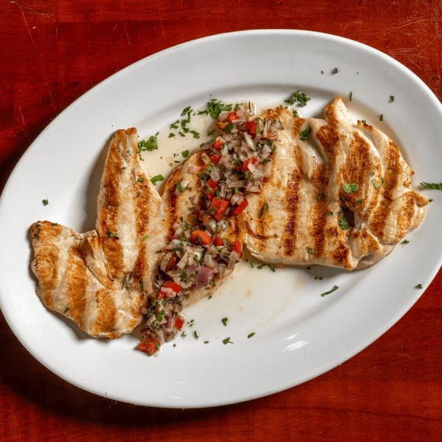Filete De Pollo a La Plancha Con Cebolla.
