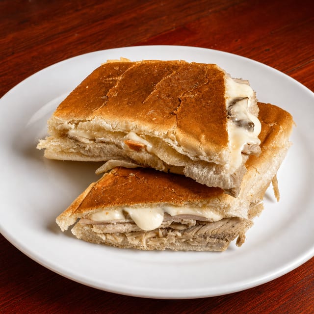 Sandwich Cubano (Cuban Sandwich).