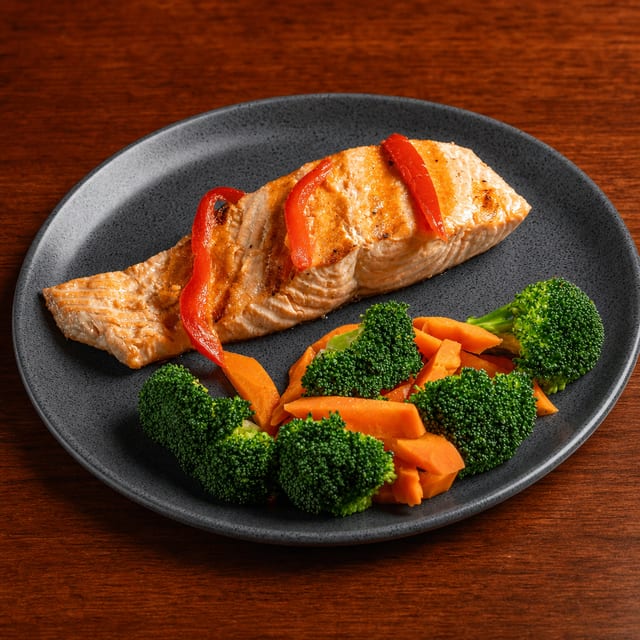 Filete De Salmon Al Horno (Broiled Salmon Fillet).