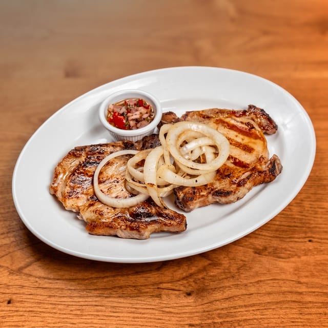 Chuletas a La Parrilla (Grilled Pork Chops).