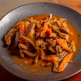 Ropa Vieja en Salsa (Shredded Beef in Sauce)